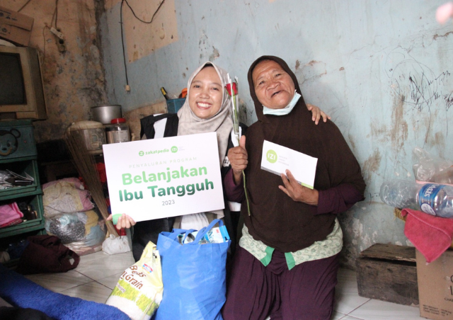  Berbagi Kebahagiaan untuk Ibu Eni, Ibu Tangguh yang Hidup Sendiri di Jakarta