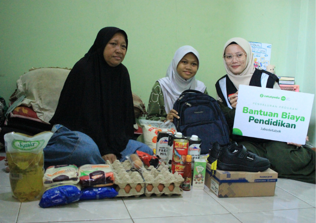  IZI & Zakatpedia Berikan Paket Perlengkapan Sekolah & Paket Nutrisi untuk Umay & Keluarga